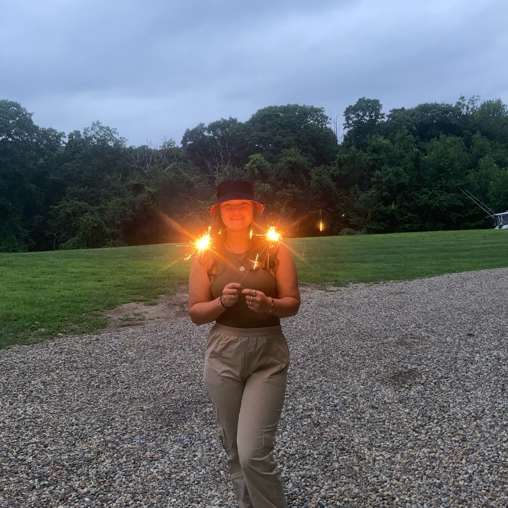 Meet your Posher, Ainsley